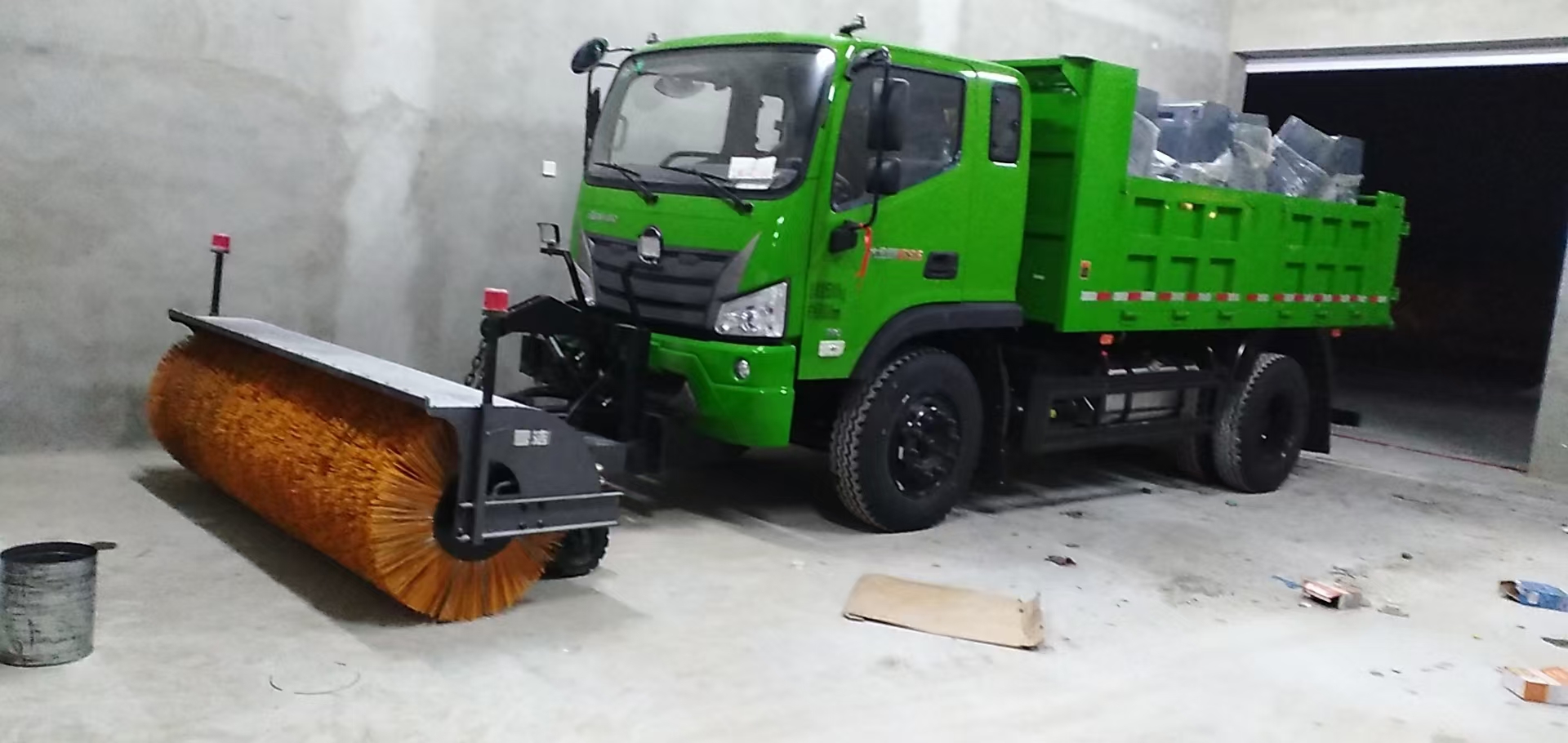 前置式清雪滾刷